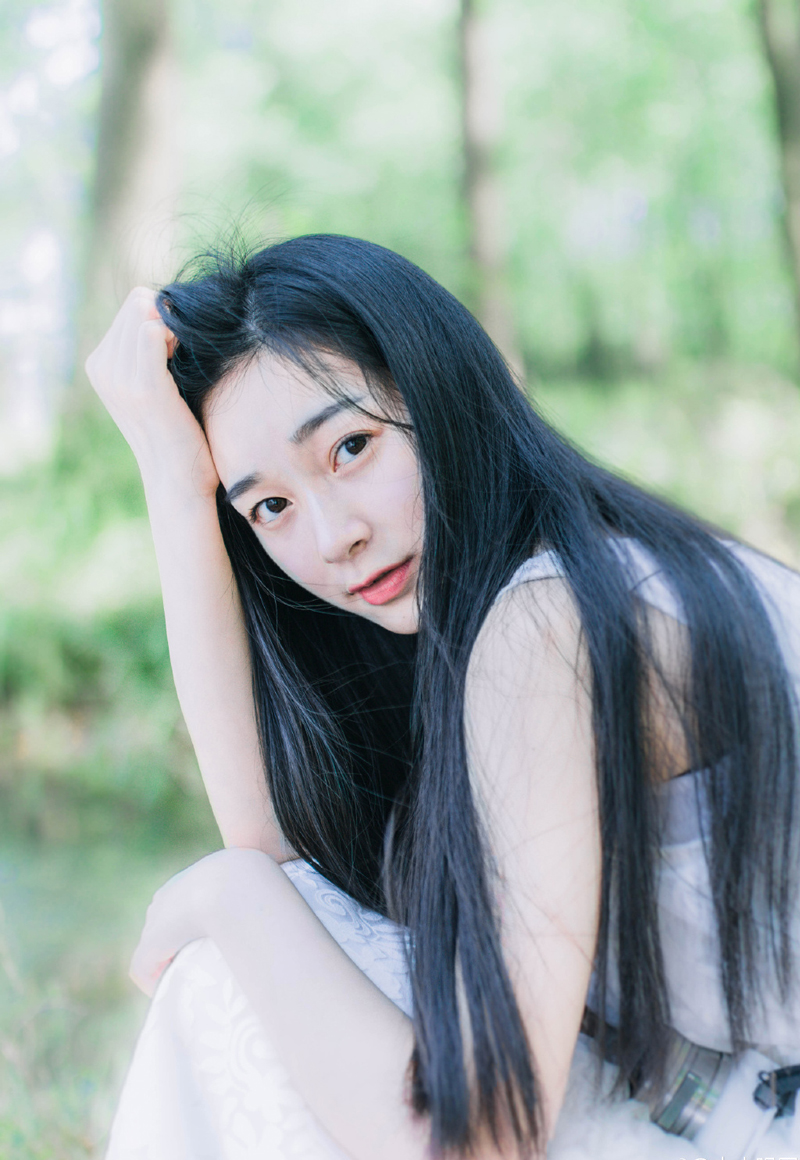 “为何？”刘璋皱了皱眉，对于孟达对吕布的敬称有些不满，但如今放眼成都，他身边恐怕也只有这么一个人可用了，便是吴懿，已经很久称病不出，刘璋如今实际上已经是无人可用，看着孟达，也只能耐心去听对方解释了。
